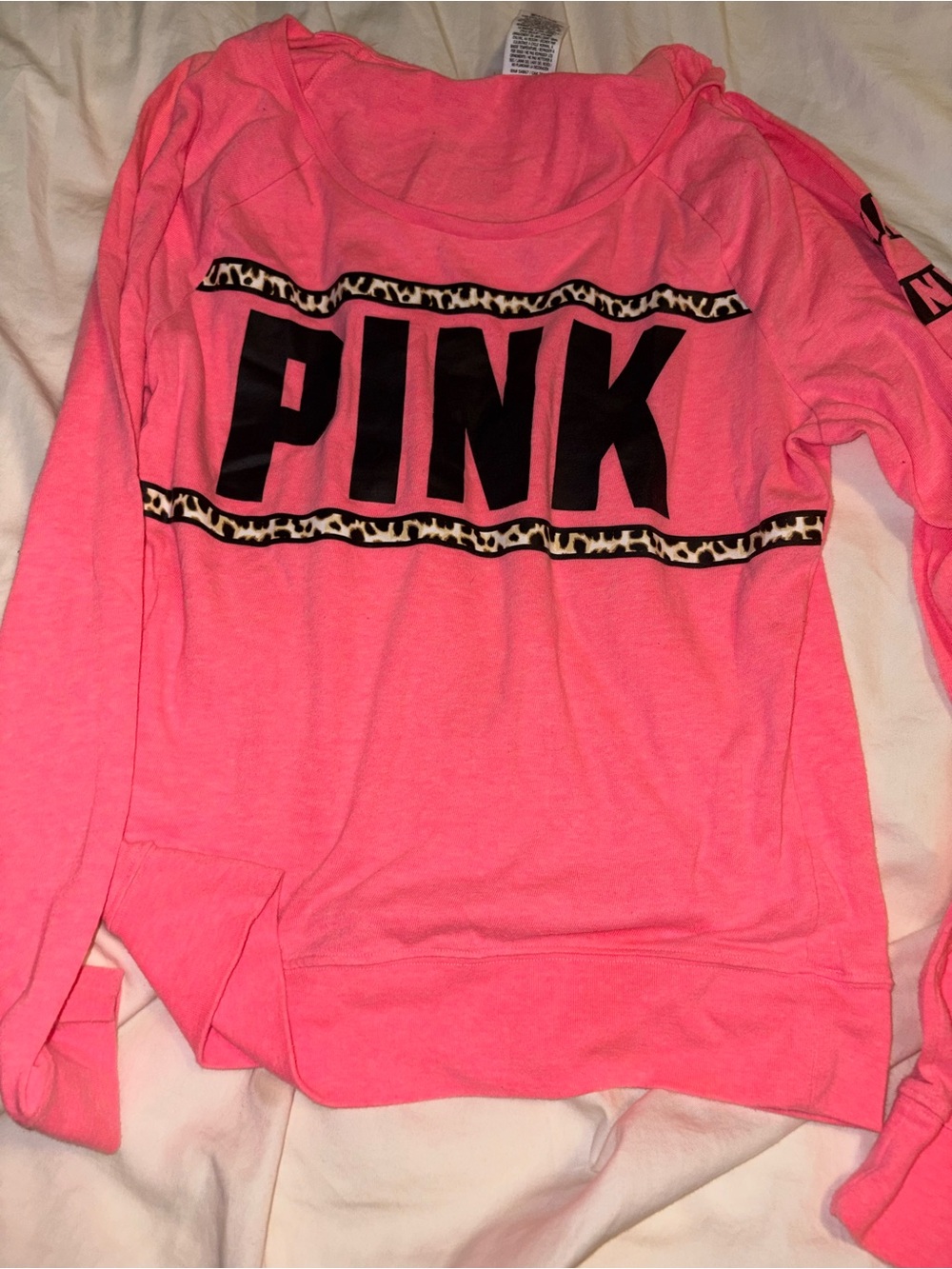 Vintage Y2K Victoria’s Secret pink long sleeve leopard small